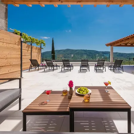 Baan With Epic View And Private Pool * Ljuta