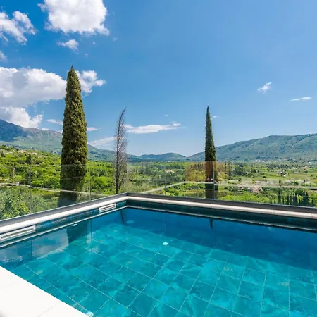 Baan With Epic View And Private Pool * Ljuta