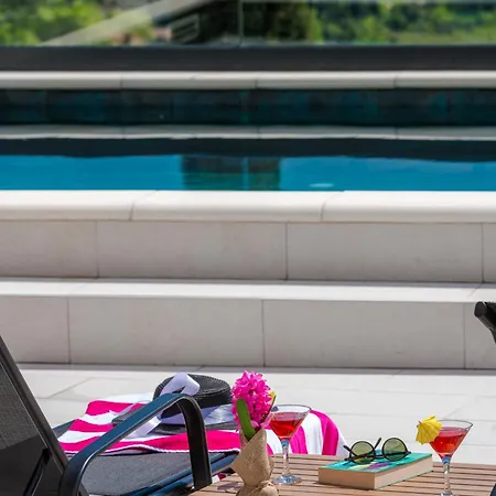 Baan With Epic View And Private Pool Ljuta