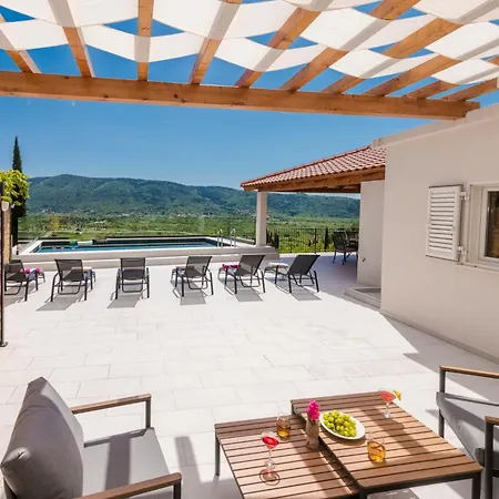 Apartamento Baan With Epic View And Private Pool Ljuta