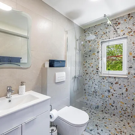 Baan With Epic View And Private Pool Ljuta