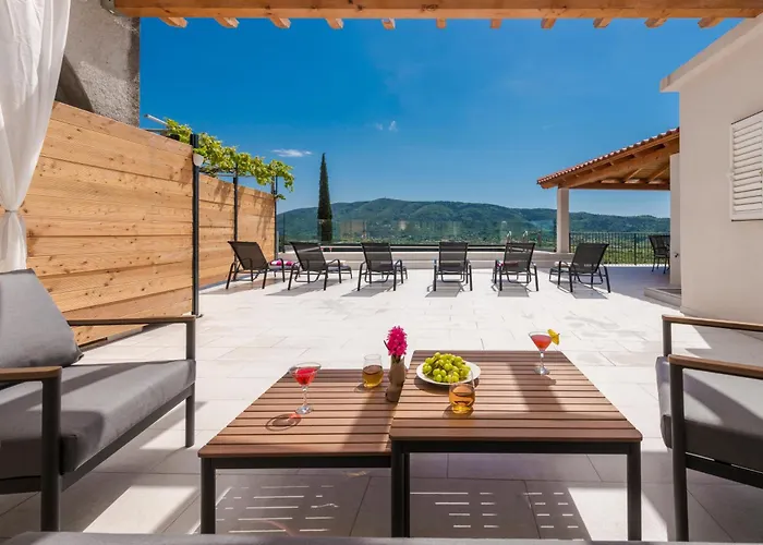 Baan With Epic View And Private Pool * Ljuta