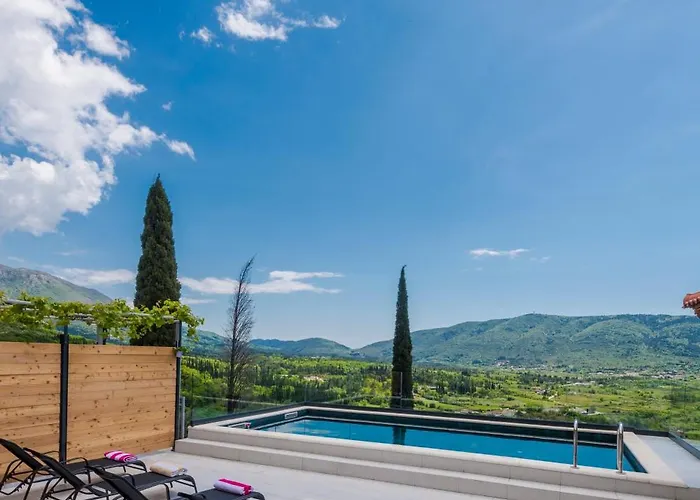 Baan With Epic View And Private Pool * Ljuta