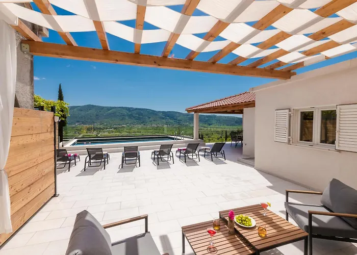 Baan With Epic View And Private Pool شقة Ljuta