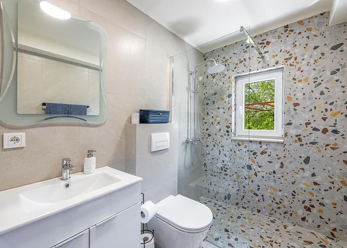 Baan With Epic View And Private Pool Ljuta