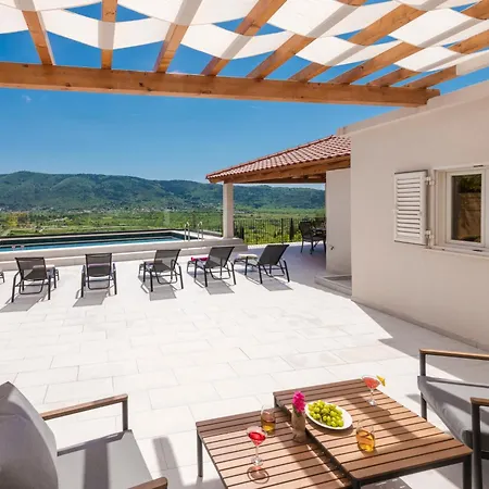 Baan With Epic View And Private Pool * Ljuta