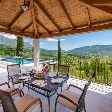 Apartman Baan With Epic View And Private Pool