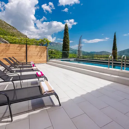 Baan With Epic View And Private Pool Apartment