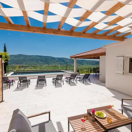Baan With Epic View And Private Pool 公寓 Ljuta