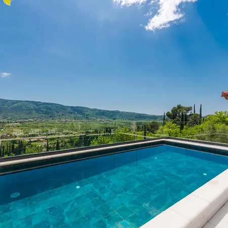 Baan With Epic View And Private Pool * Ljuta