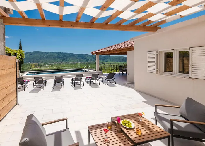 Baan With Epic View And Private Pool * Ljuta