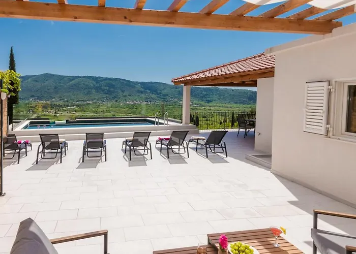 Apartmán Baan With Epic View And Private Pool Ljuta