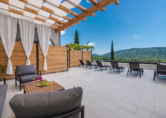 Baan With Epic View And Private Pool * Ljuta